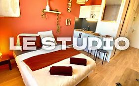 Splendide Studio Moderne - Proche Centre - Laverie